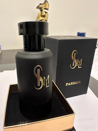 SML Passion Eau de Parfum, 50 ml/1,7 oz - Ein luxuriöser orientalischer Duft mit reichhaltigem Leder, arabischem Bernstein, Moschus und Attarnoten. Ein fesselnder Duft für jeden Anlass